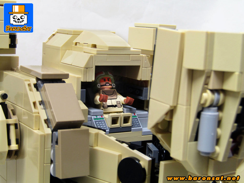 MBR-04 Tomahawk Mech Destroid Cockpit Open